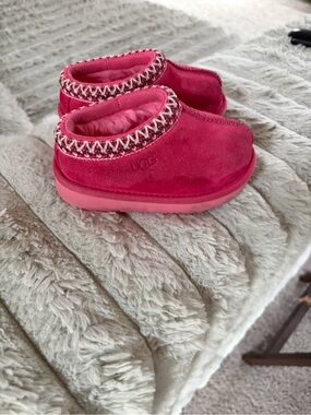 UGG Kids Hot Pink Slip-On Cozy Clog
